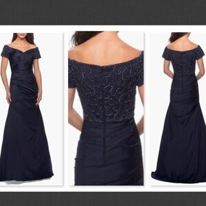 NEW  $599 La Femme Off the Shoulder Beaded Satin Trumpet Gown Navy  Size 6